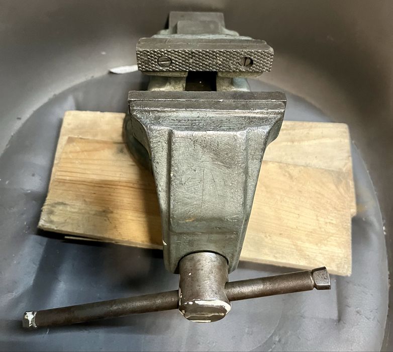 Imadło BISON 100 malo uzywane jak nowe stare dobre 10cm