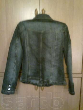 Продам жен. джинсовую куртку.