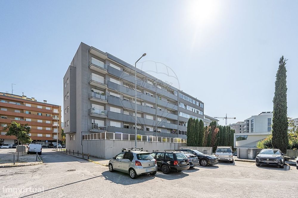 Fantástico apartamento T3, localizado em São Víctor.