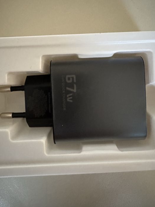 Ładowarka sieciowa TOOCKI 67 W. Usb-C 2x, Usb-A 1x. NOWA