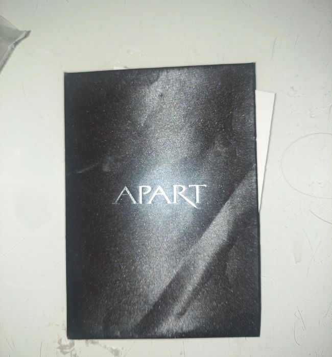 Pierścionek zaręczynowy apart