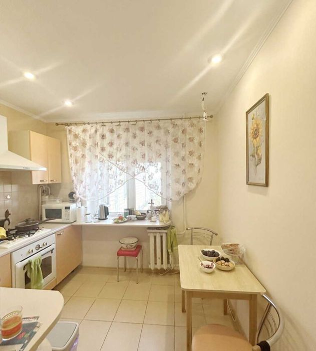 4-кімнатна квартира з газом на Таірово-пр. Глушко. Можна під постанови