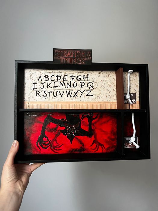 Półka kolekcjonerska Stranger Things