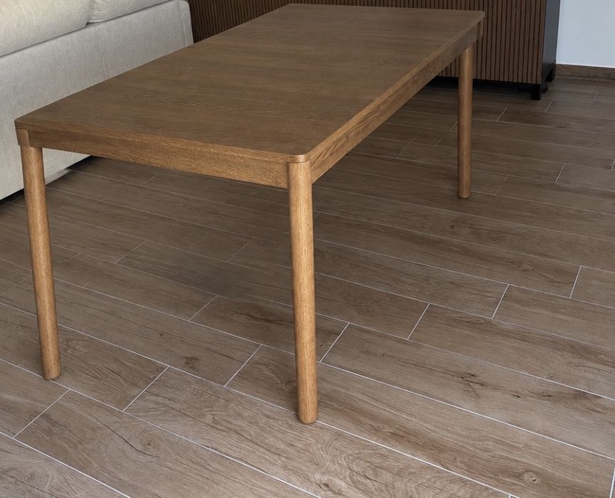 Mesa de refeicao nova