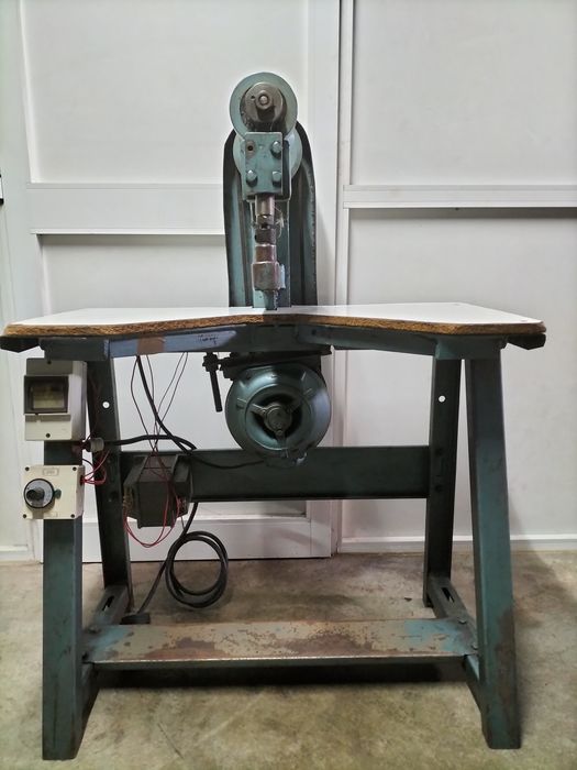 Máquina de costura Golf