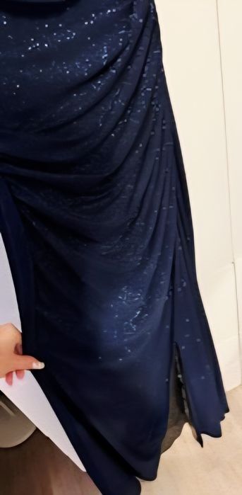 Sukienka długa ,brokatowo-granatowa, cena 199 zł .