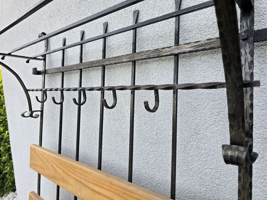 Wieszak kuty na ubrania