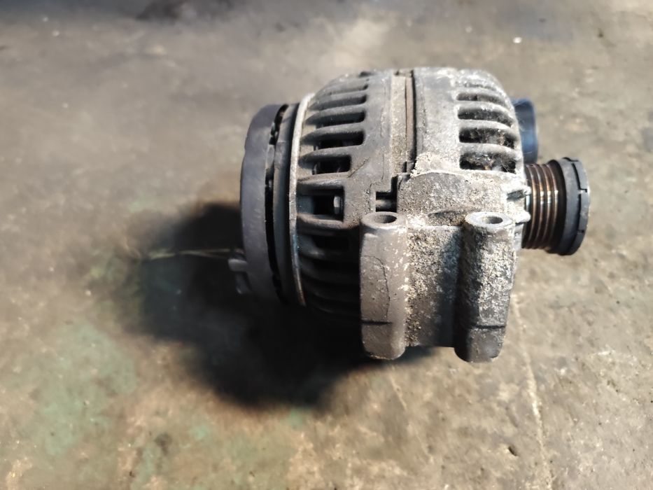 BMW E46 2.0 benzyna alternator 0124.525.045