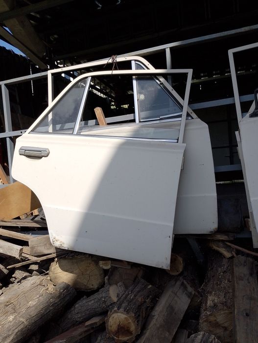 Двери ВАЗ 2101 б/у , осталась задняя правая