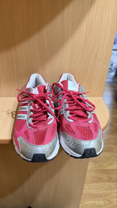 Кроссовки adidas