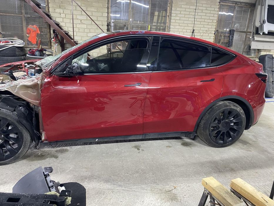 Tesla Model Y 2020-2024 двери передние, двери задние 
Код фарби PPMR