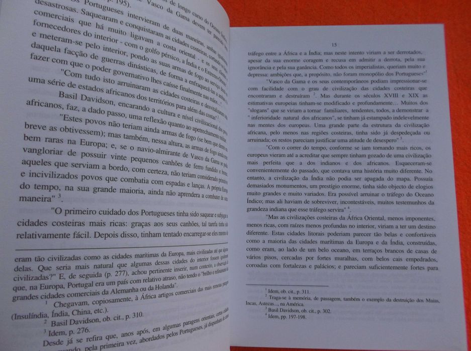 Falsificação da História - Francisco de Azevedo Gomes 1º Vol.