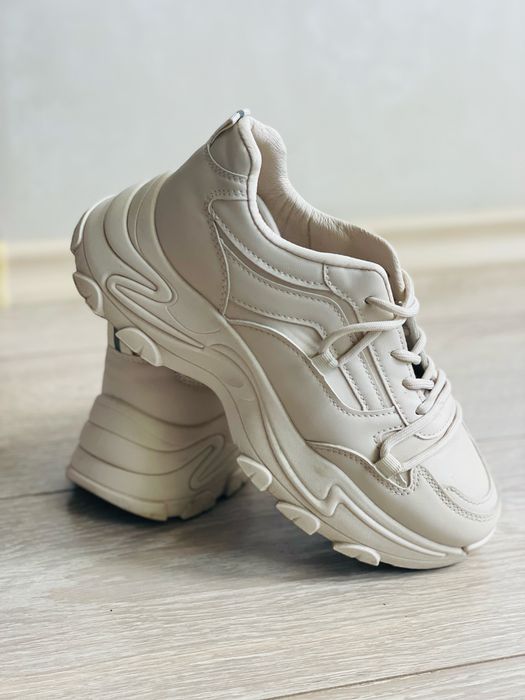 Кросівкм демісезонні