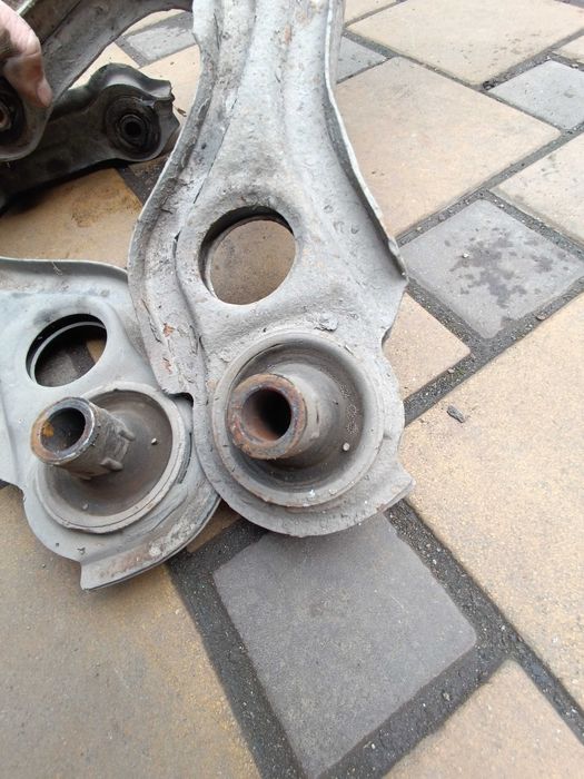 Рычаг Опель Омега А Передний Хорошая Шаровая Сайленблок Комплект