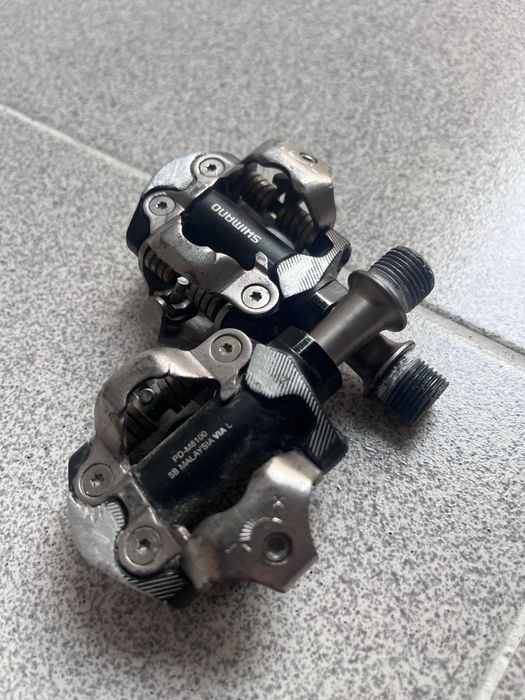 Pedais e espigões de selim para bicicletas BTT