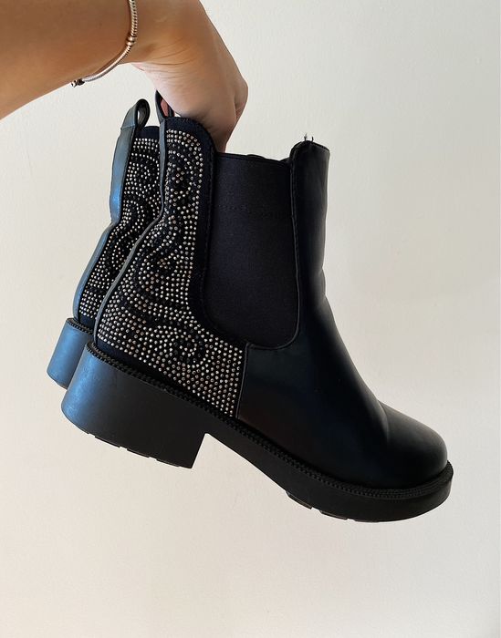 Женские кожаные ботинки