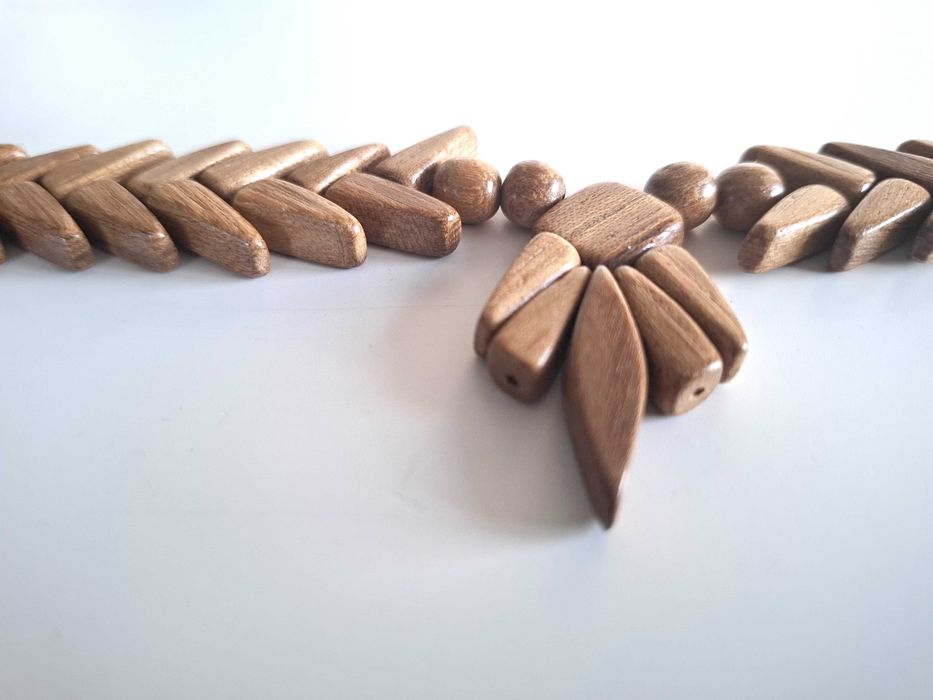 Geometryczny drewniany naszyjnik