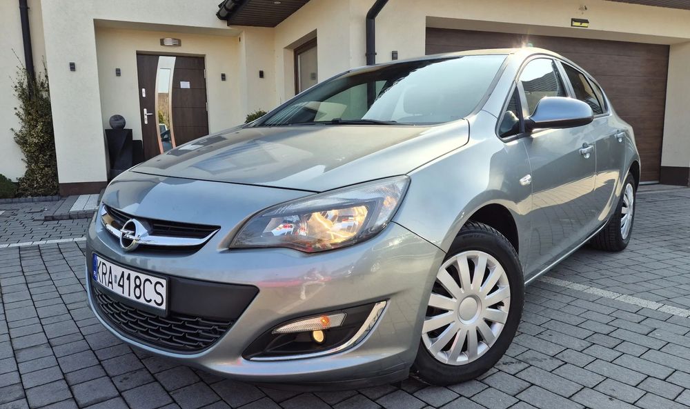 Opel Astra 1.4 Turbo, dobrze wyposażona ! Zadbana !
