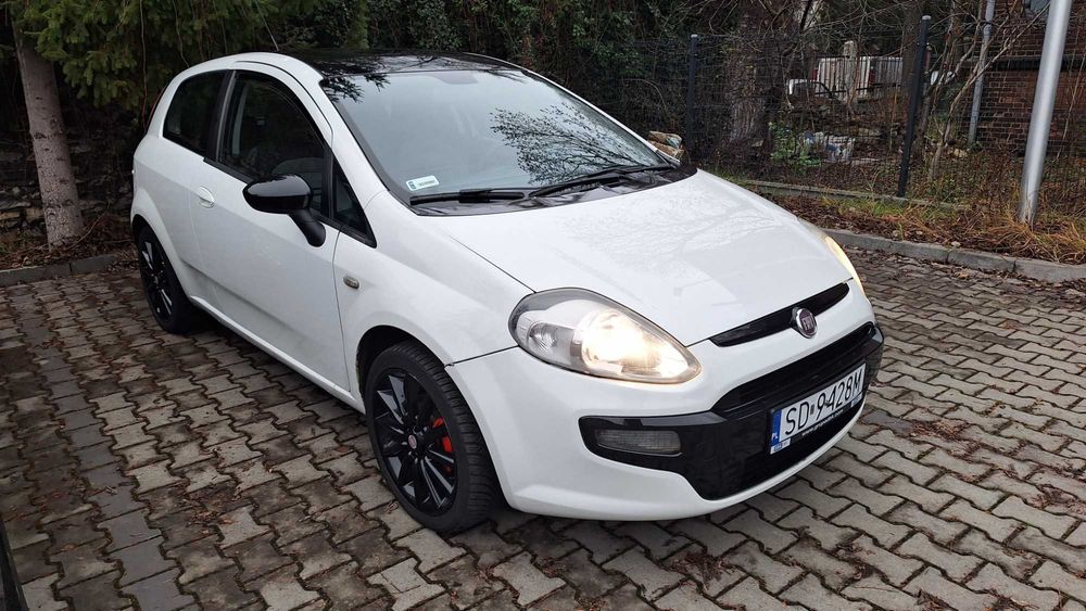 Fiat Punto Evo 1.3 Diesel | 2010 | 149 000 km | Biały / czarny dach