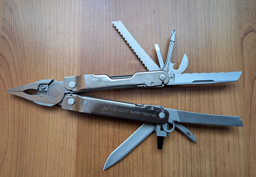 Мультитул Leatherman Super Tool 300, Битодержатель Серебристый Чехол