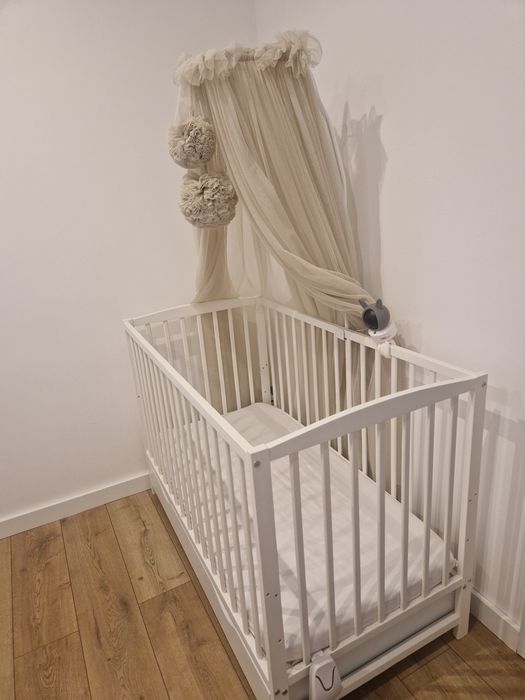 Łózeczko dziecięce z materacem