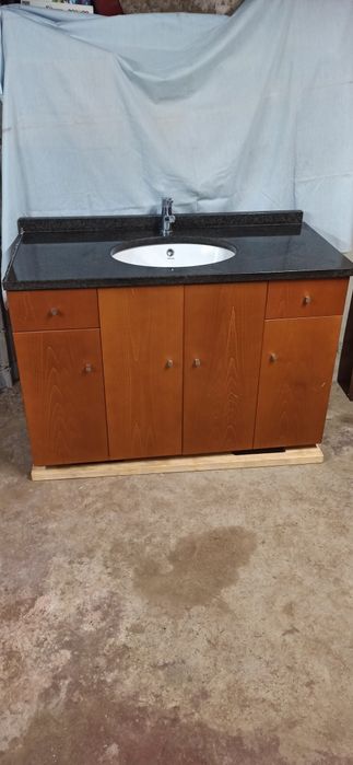 Armário de casa de banho