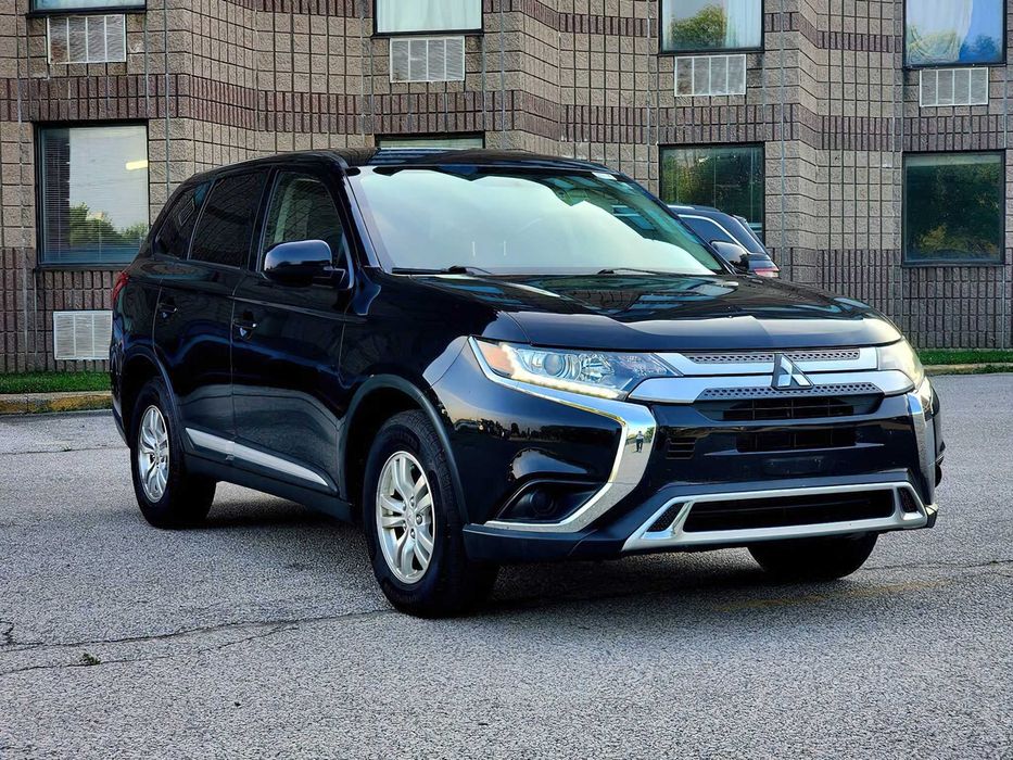 Mitsubishi Outlander ES 2.4      2020