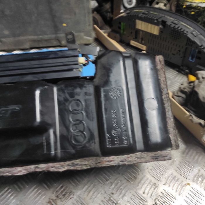 Subwoofer Wzmacniacz Audi A 6 C 5 BOSE Komplet