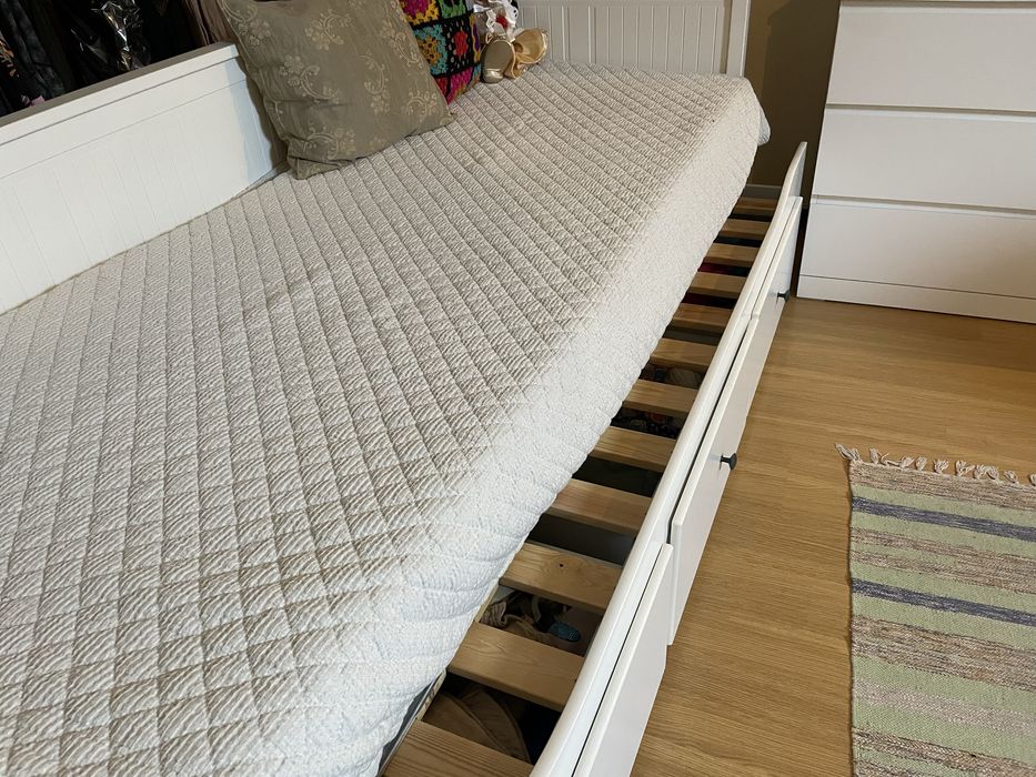 Cama ikea com 3 gavetas