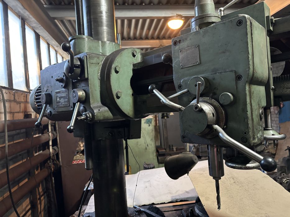 Радиально- сверлильный станок 2Е52