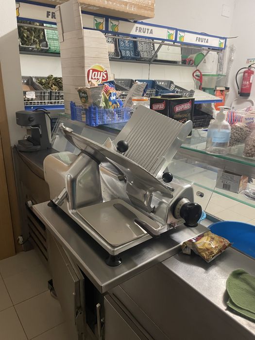 Vende-se Recheio Completo de Mercearia/Minimercado!