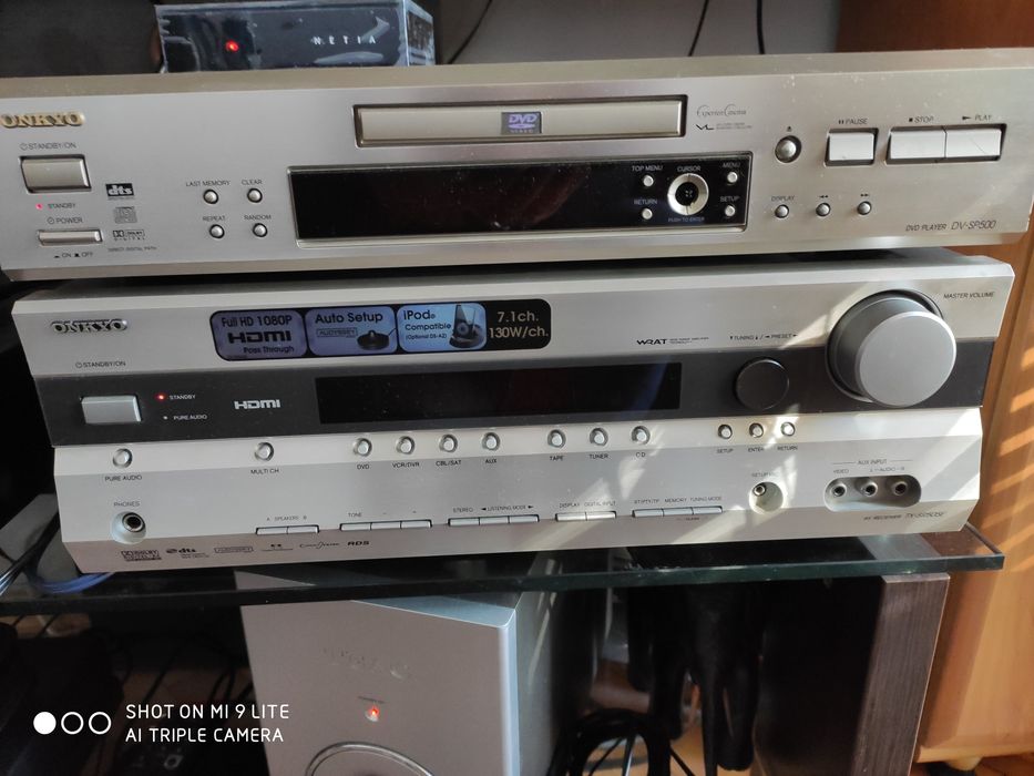 Amplituner Onkyo 7.1 TX-SR 505E wraz z DVD