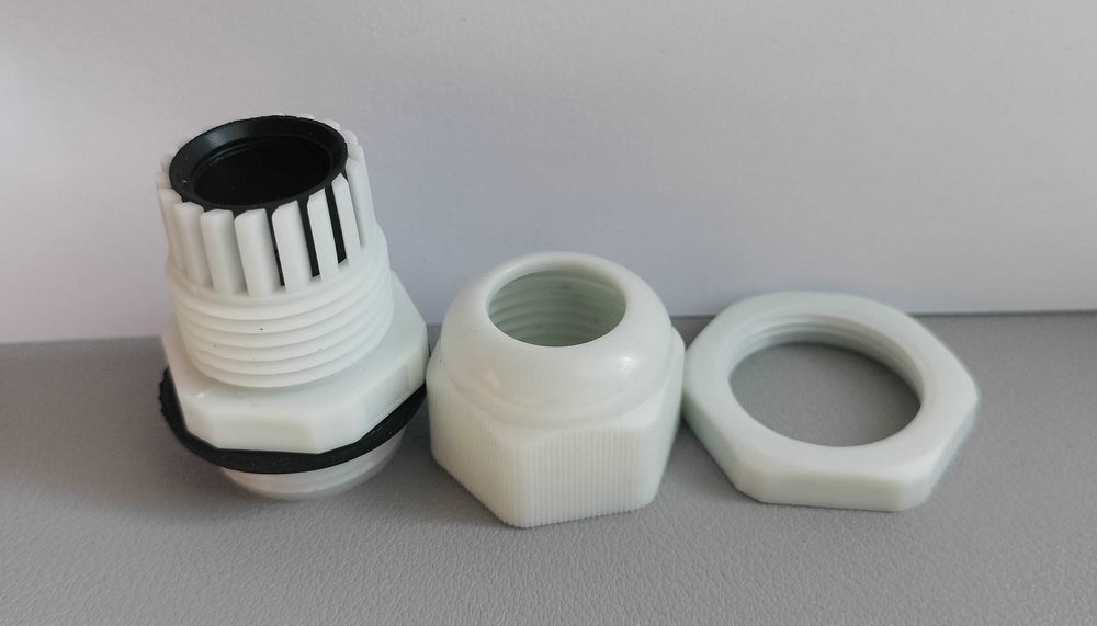 Dławnica izolacyjna PG16  - 20sztuk