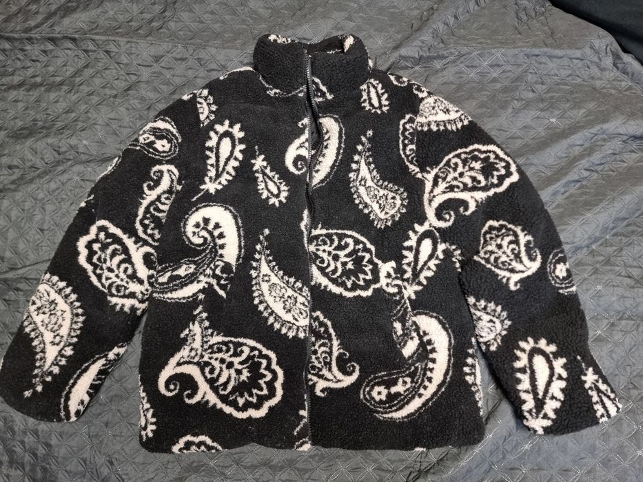 Нова Тепла Куртка Пейслі-Принтом
​Продаю абсолютно нову чоло