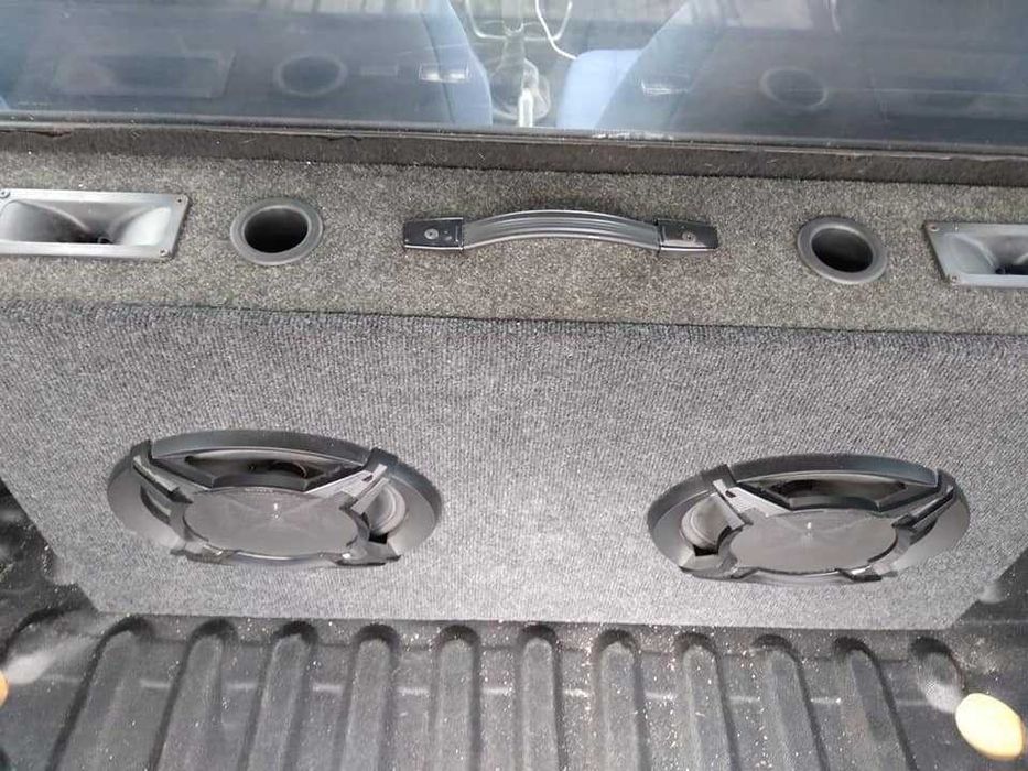 Caixa de som, com duas colunas