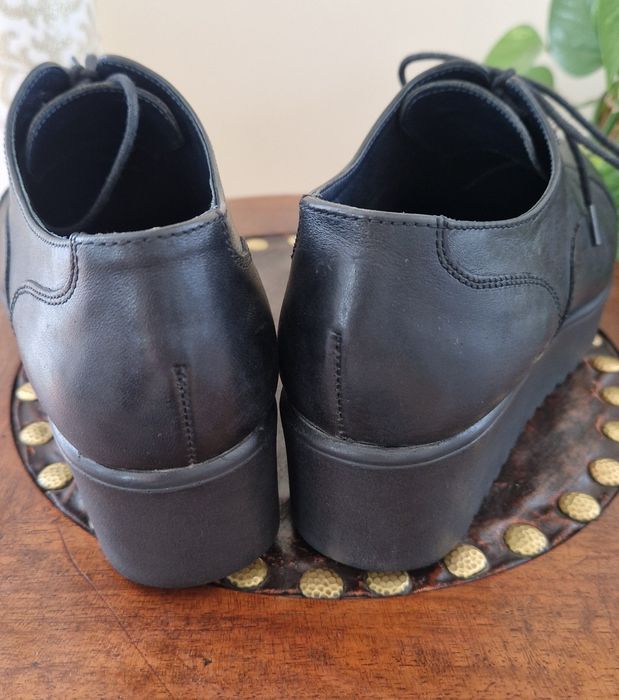 Buty  damskie 37 skórzane półbuty creepersy