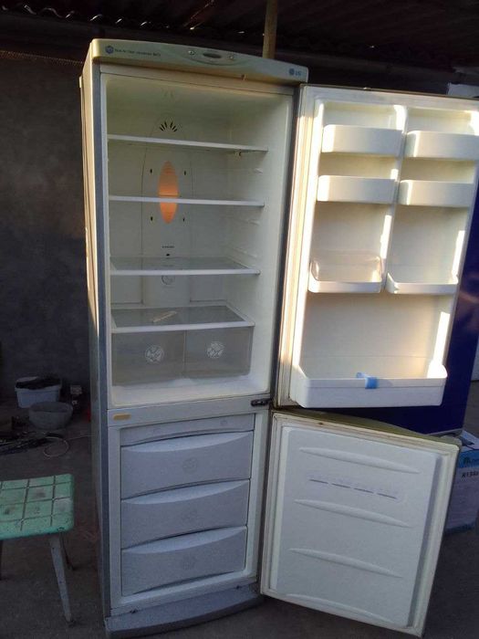 Холодильник LG  NO FROST сухая заморозка