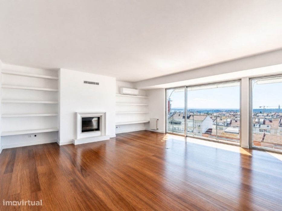 T3 com vista e garagem na zona das Amoreiras!