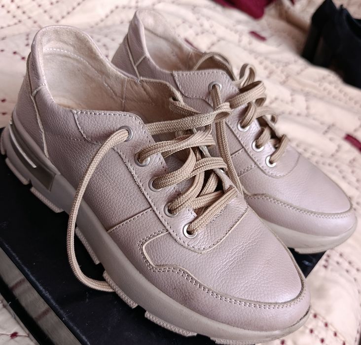 Кросівки жіночі з натуральної шкіри