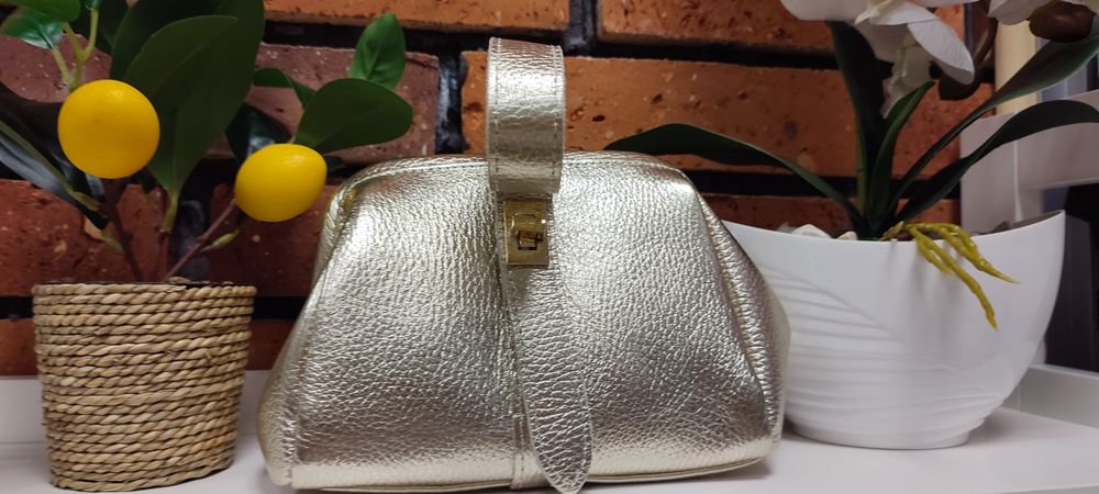 Massimo Contti skóra naturalna mała torebka babcinka złota nowa