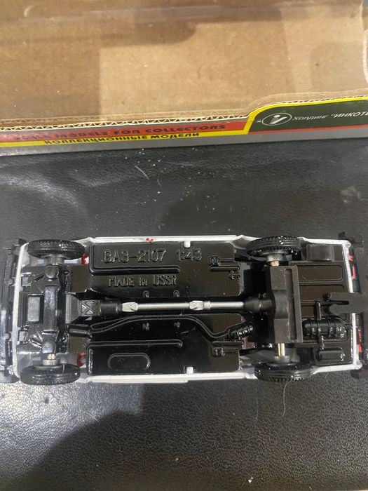 Машинка жигули 2107  1:43 масштабная