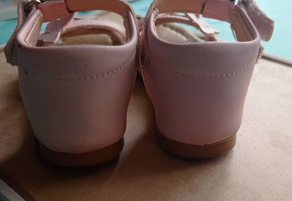 Босоніжки дитячі