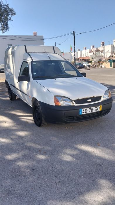 Ford Courier 2001/11