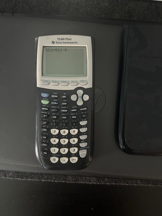 Calculadora Gráfica TEXAS Ti-84 Plus