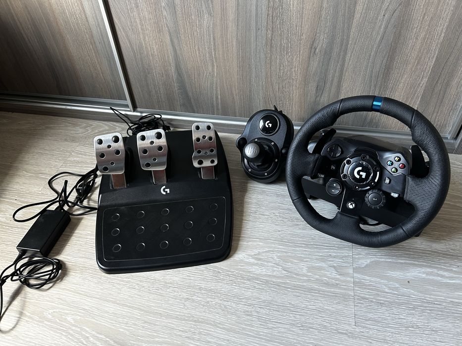 Logitech G923 SE Xbox + Shifter + Pedals