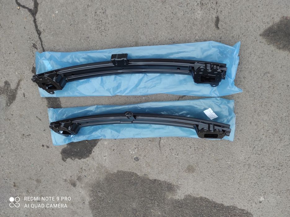 Усилитель переднего підсилювач бампера Hyundai Getz Хюндай Гетз