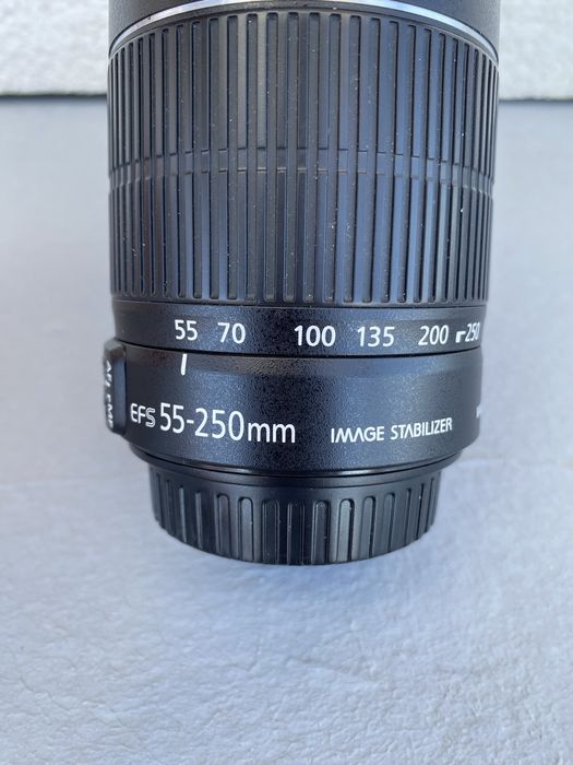 Objectiva Canon EFS 55-250 f/4-5.6 IS II