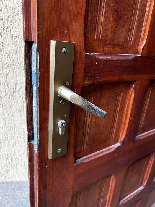 Drzwi zewnętrzne dębowe wraz z framugą