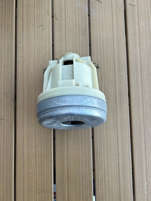 Sprzedam silnik do odkurzacza semens (1200 wat )