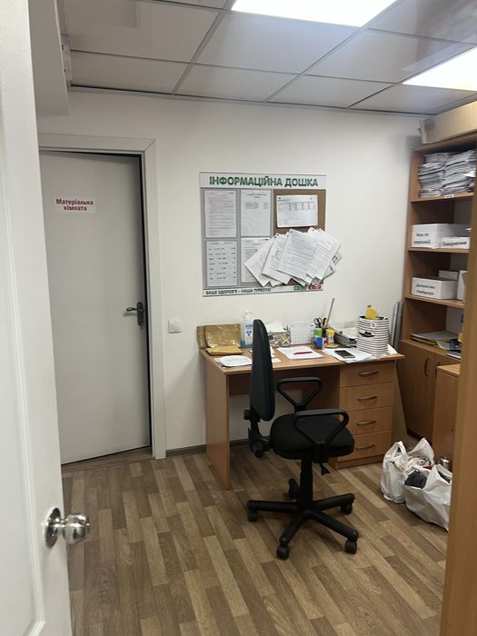 Оренда приміщення на 44 кварталі ,біля зупинки